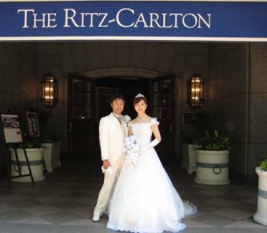 結婚しない アスター 信じる恋 素敵な花嫁に贈る 賢いweddingブーケの選び方