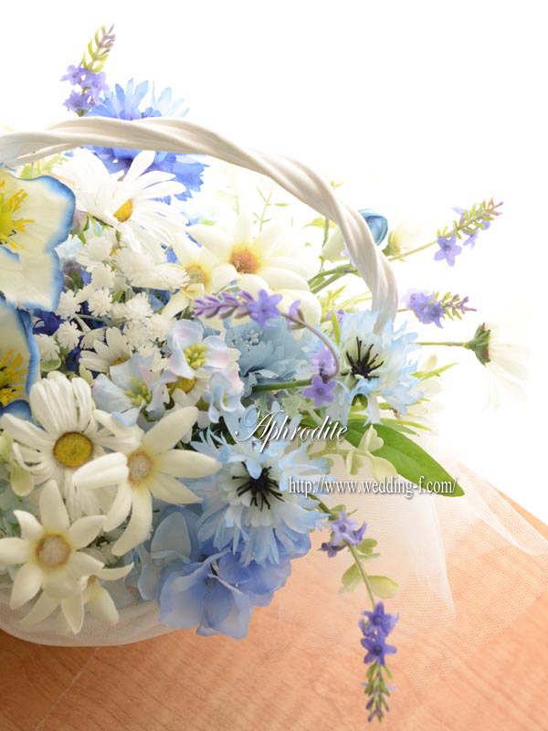 B 0 バスケットブーケ ブルー 白 素敵な花嫁に贈る 賢いweddingブーケの選び方